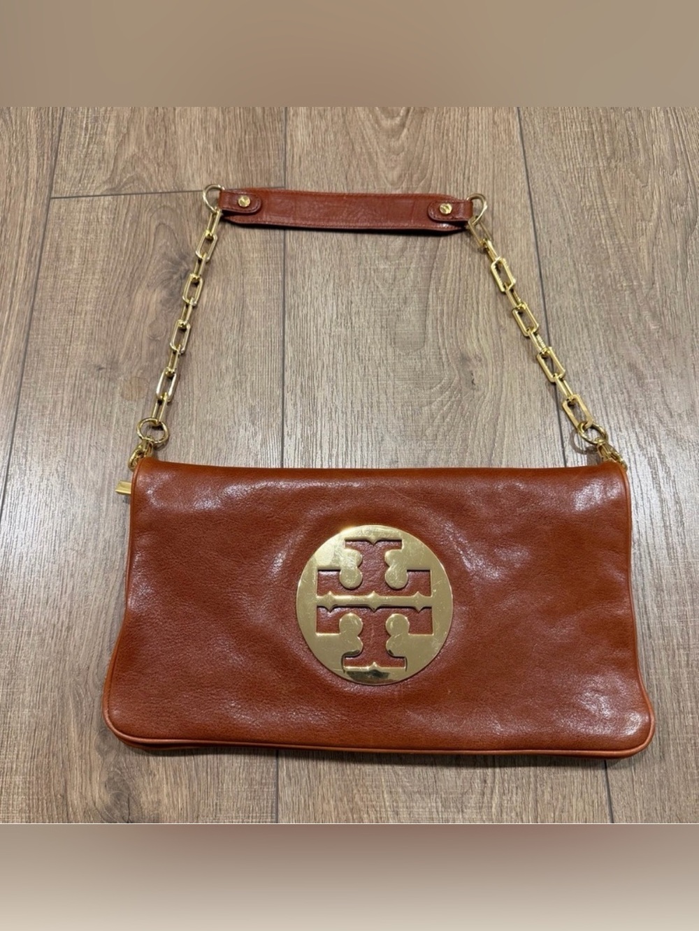 Tory Burch Reva in cognac Leather Shoulder Bag with Gold Logo Medallion